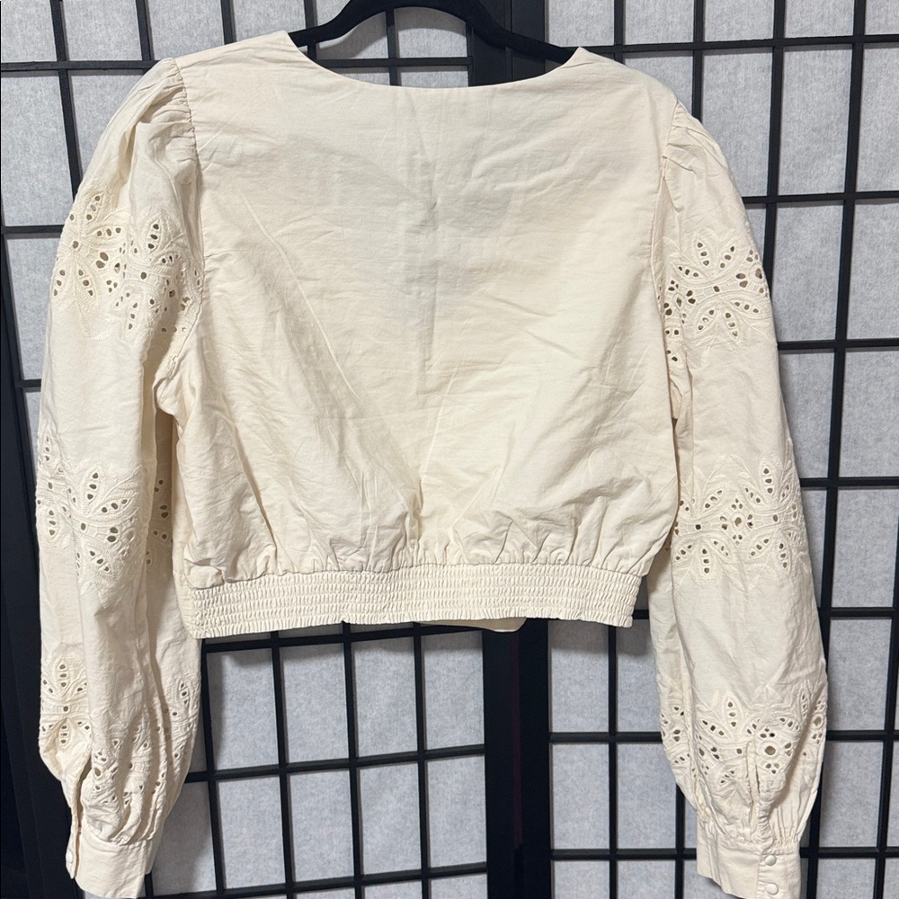 Express size XL Embroidered Eyelet Sleeve Cropped Top - Picture 8 of 9